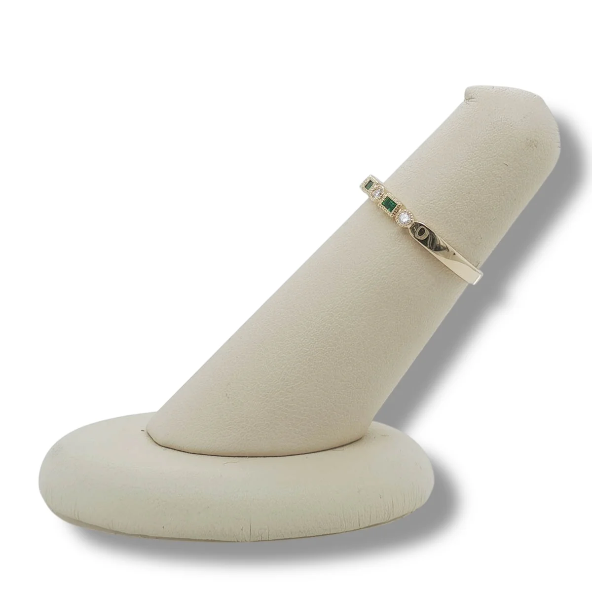 14K Y Gold 0.12ctw Emerald 0.08ctw G/SI1 Milgrain Diamond Band - Image 3