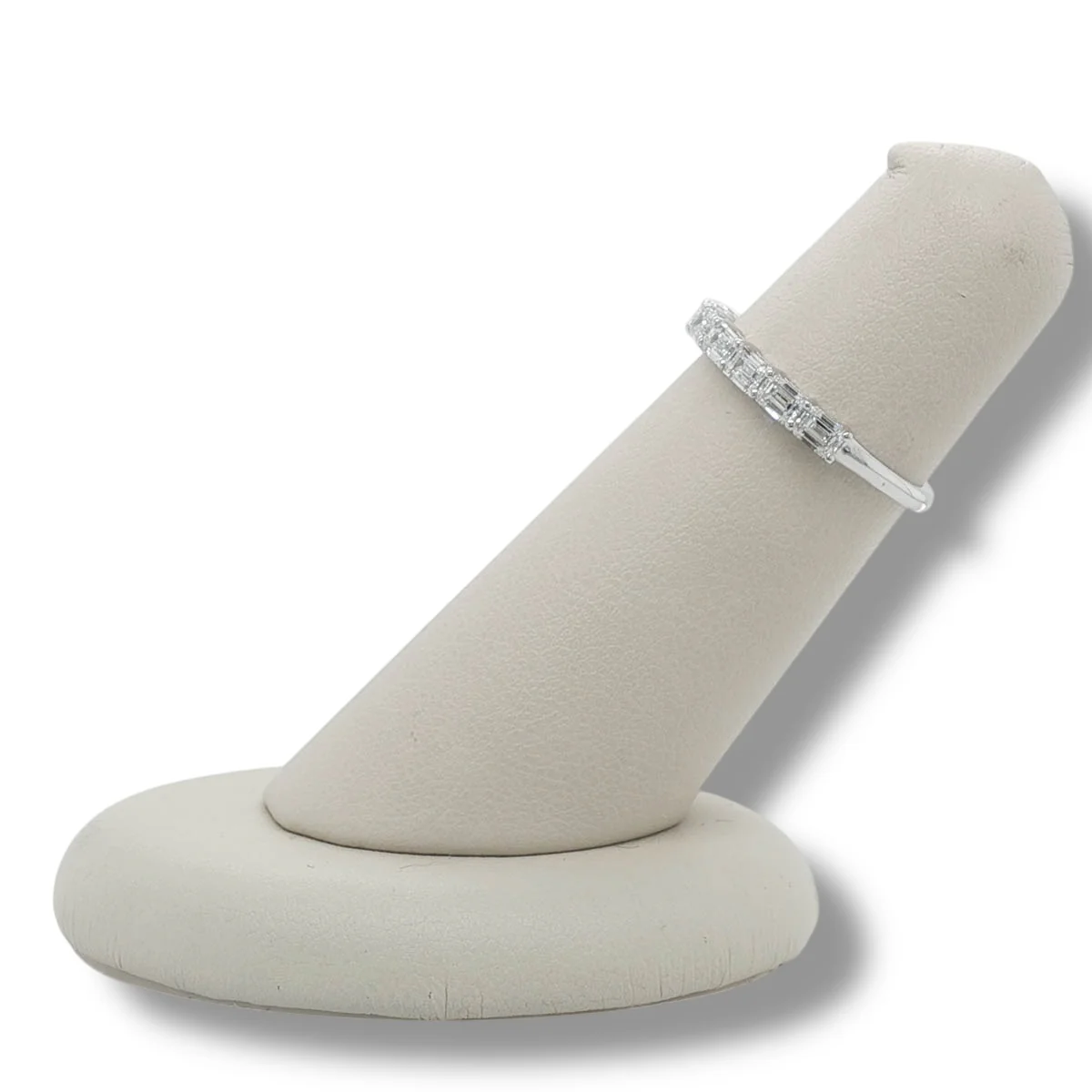 14K W Gold 1.00ctw G/SI1 10 Emerald Cut Diamond Band - Image 3