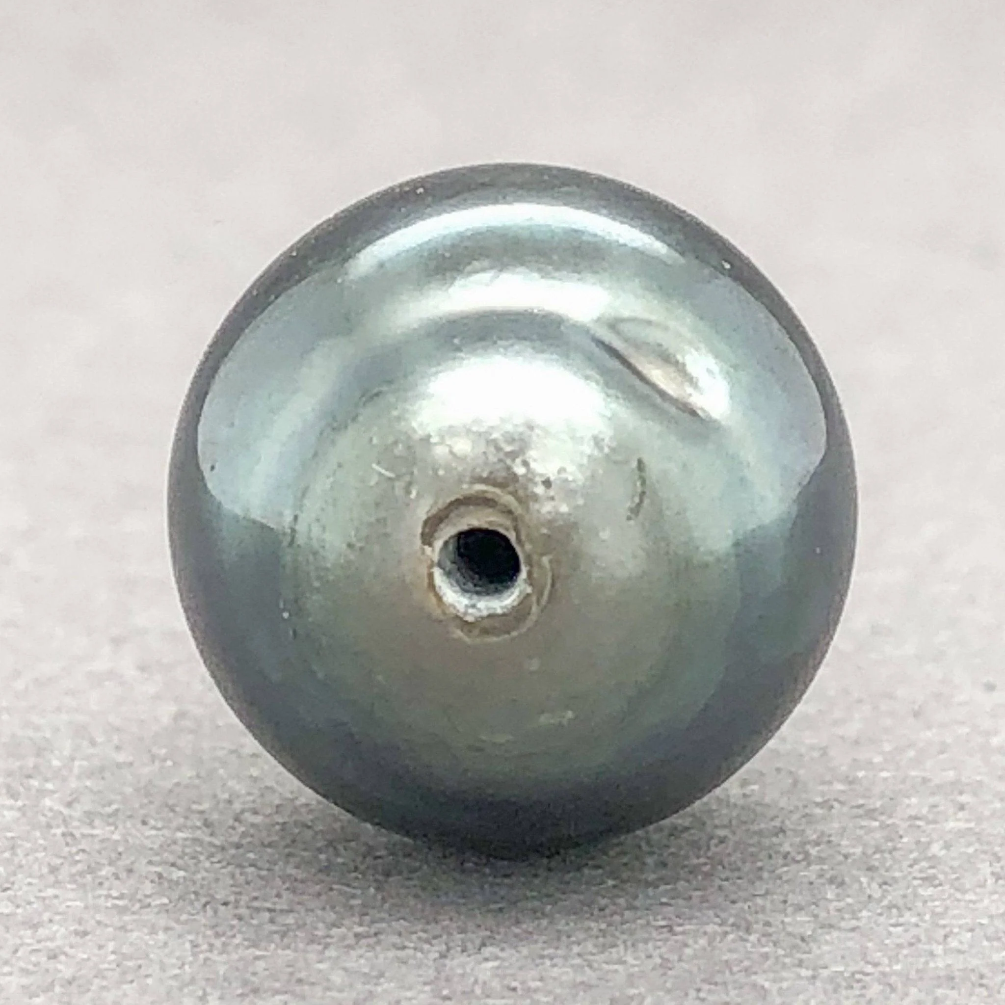 Estate Half Drilled cultured Tahitian round Pearl 12 x 12.5mm - Image 3